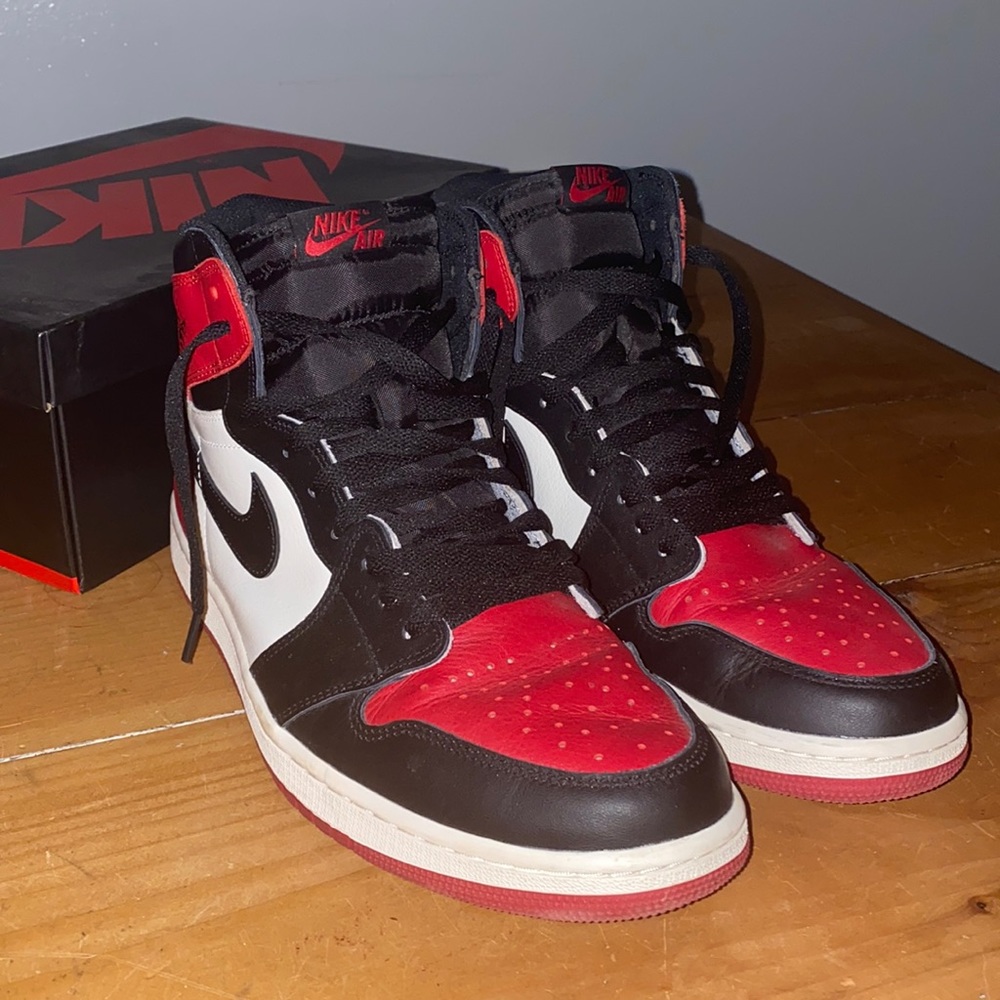 Jordan 1 bred toe (used)